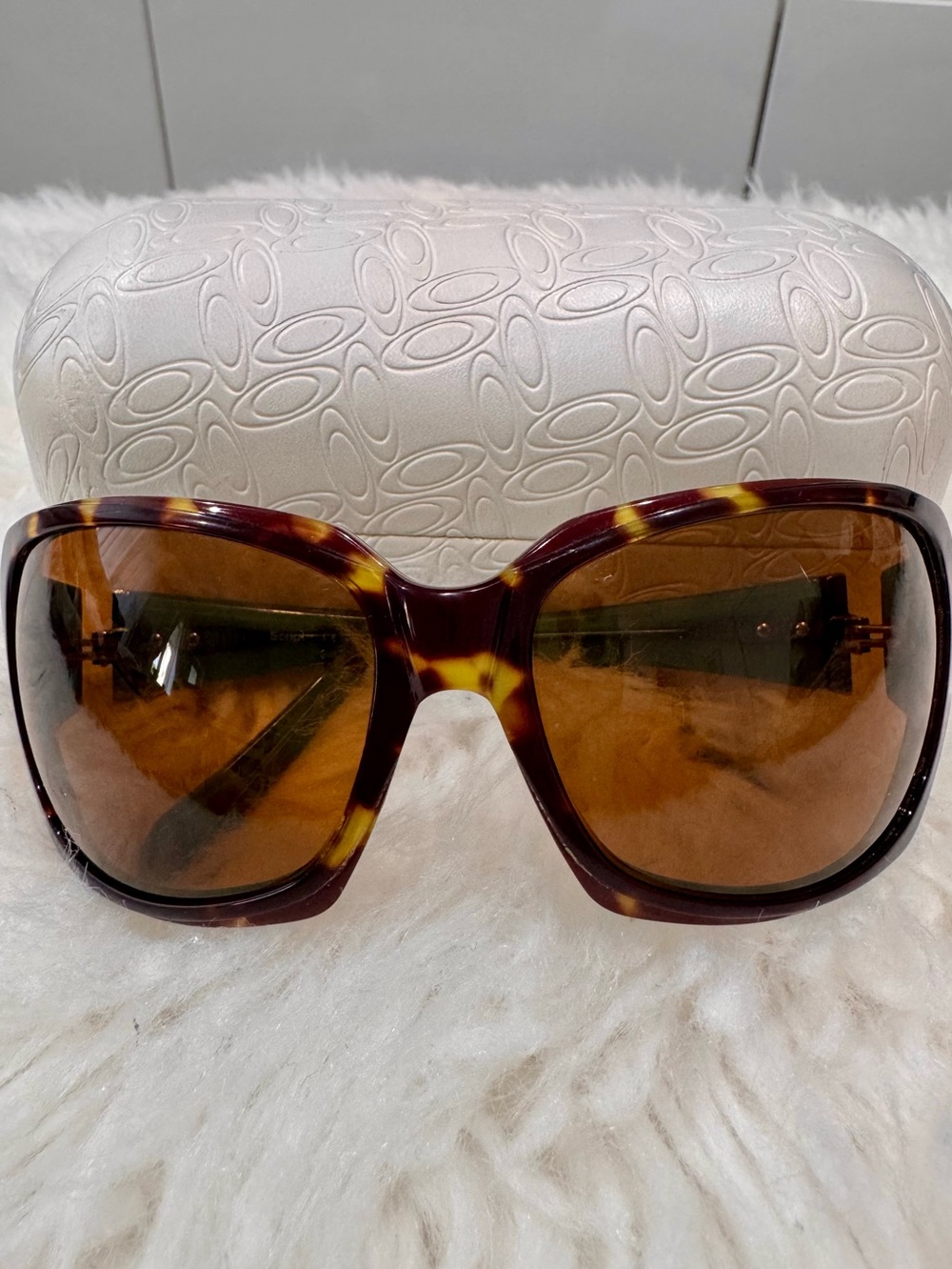 Vintage OAKLEY Disobey 05-321 57mm Brown Tortoise Oversized Wrap Sunglasses - Picture 2 of 7